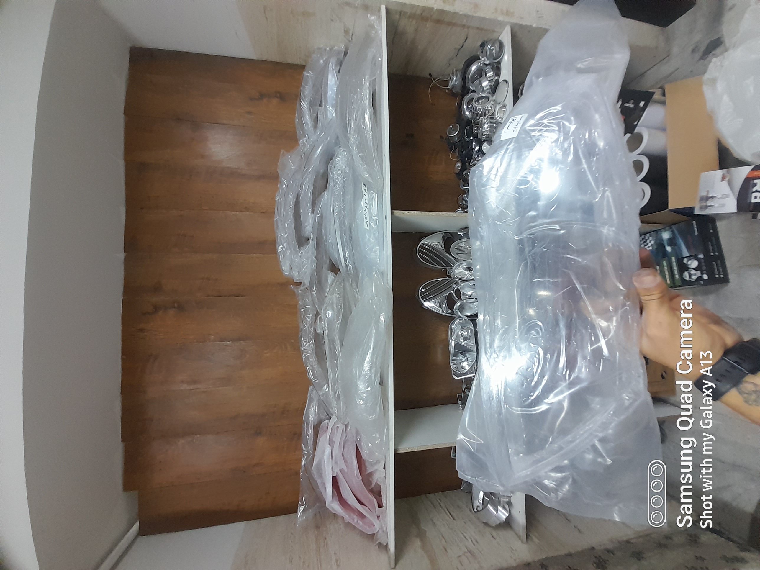 طلق چراغ جلو پژو پارس سمت راننده